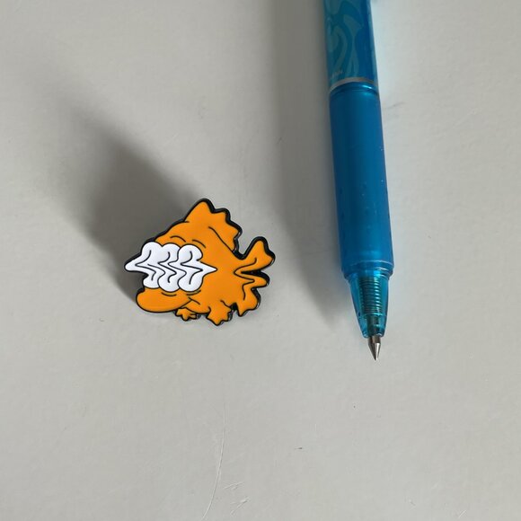 *♪ The Simpsons Blinky Three Eyed Fish Radioactive Wavy eyes Metal Enamel Pin *♪ - Picture 2 of 4